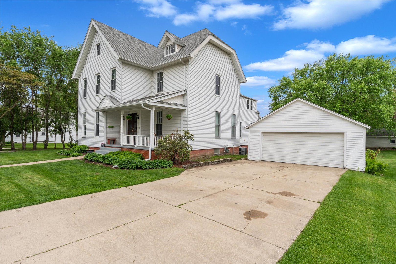 127 South Vail Street Geneseo, IL 61254 - Photo 2 of 46