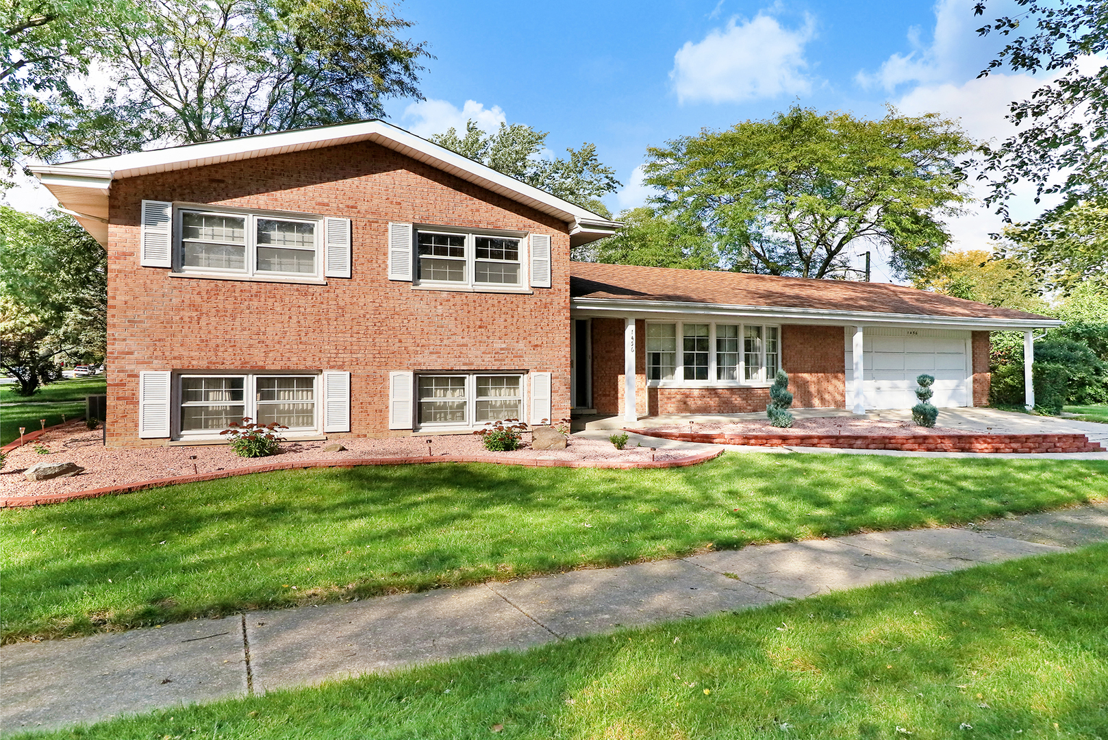 1456 Idlewild Lane Homewood, IL 60430 - Photo 2 of 22