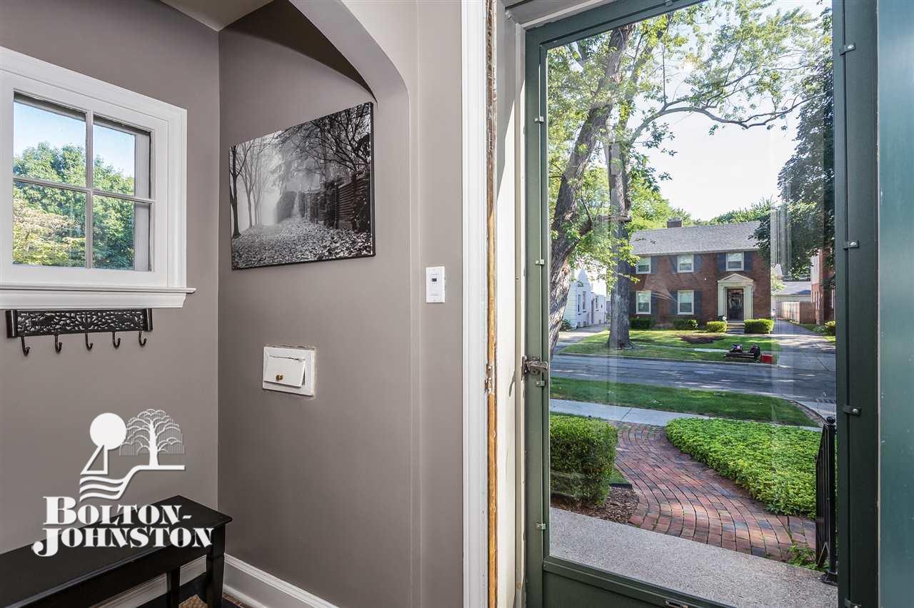 317 Merriweather Road Grosse Pointe Farms, MI 48236 - Photo 8 of 52