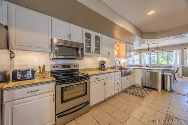 $1,199,000 | 684 Wings Circle, Sunrise Beach, MO 65079