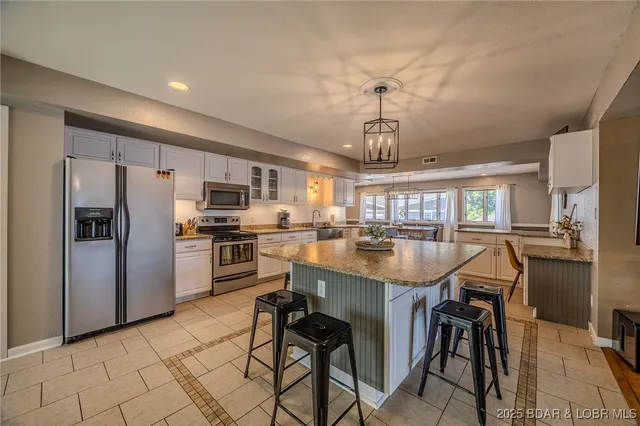 $1,199,000 | 684 Wings Circle, Sunrise Beach, MO 65079