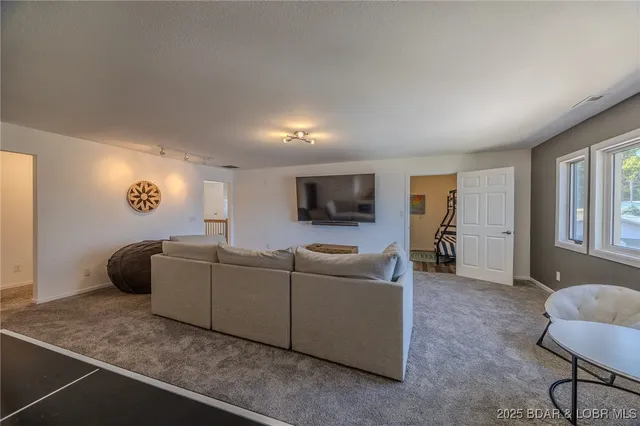 $1,199,000 | 684 Wings Circle, Sunrise Beach, MO 65079