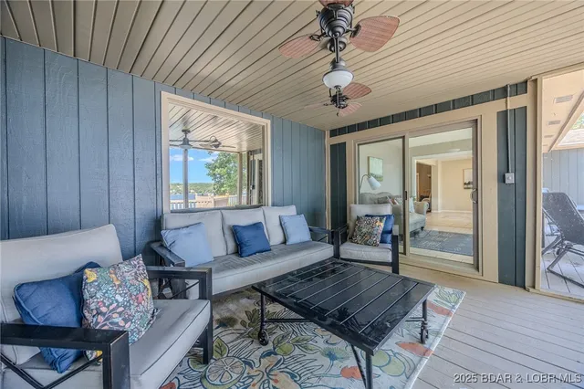 $1,199,000 | 684 Wings Circle, Sunrise Beach, MO 65079