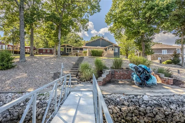 $1,199,000 | 684 Wings Circle, Sunrise Beach, MO 65079