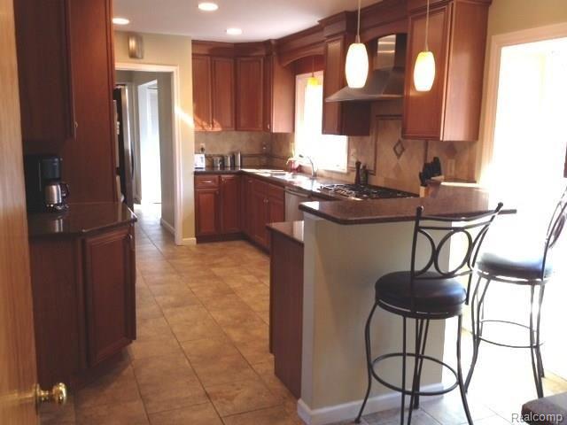 1591 Kingsmere Circle Rochester Hills, MI 48309 - Photo 7 of 18