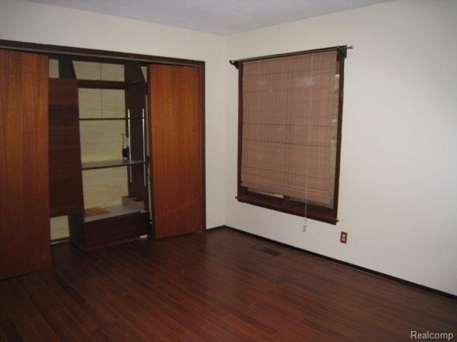 12631 Stanley Road Belleville, MI 48111 - Photo 4 of 18 IMG_0748