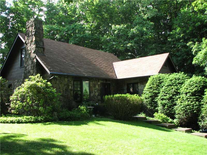 308 Teakwood Road Butler, PA 16001 - Photo 1 of 15 Exterior Front.