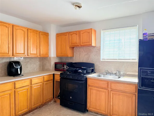 $750,000 | 90-54 209th Street | Bellaire West Ward