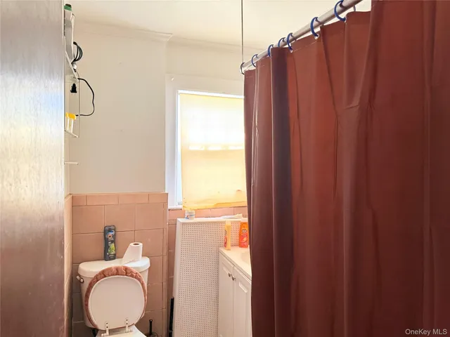 $750,000 | 90-54 209th Street | Bellaire West Ward