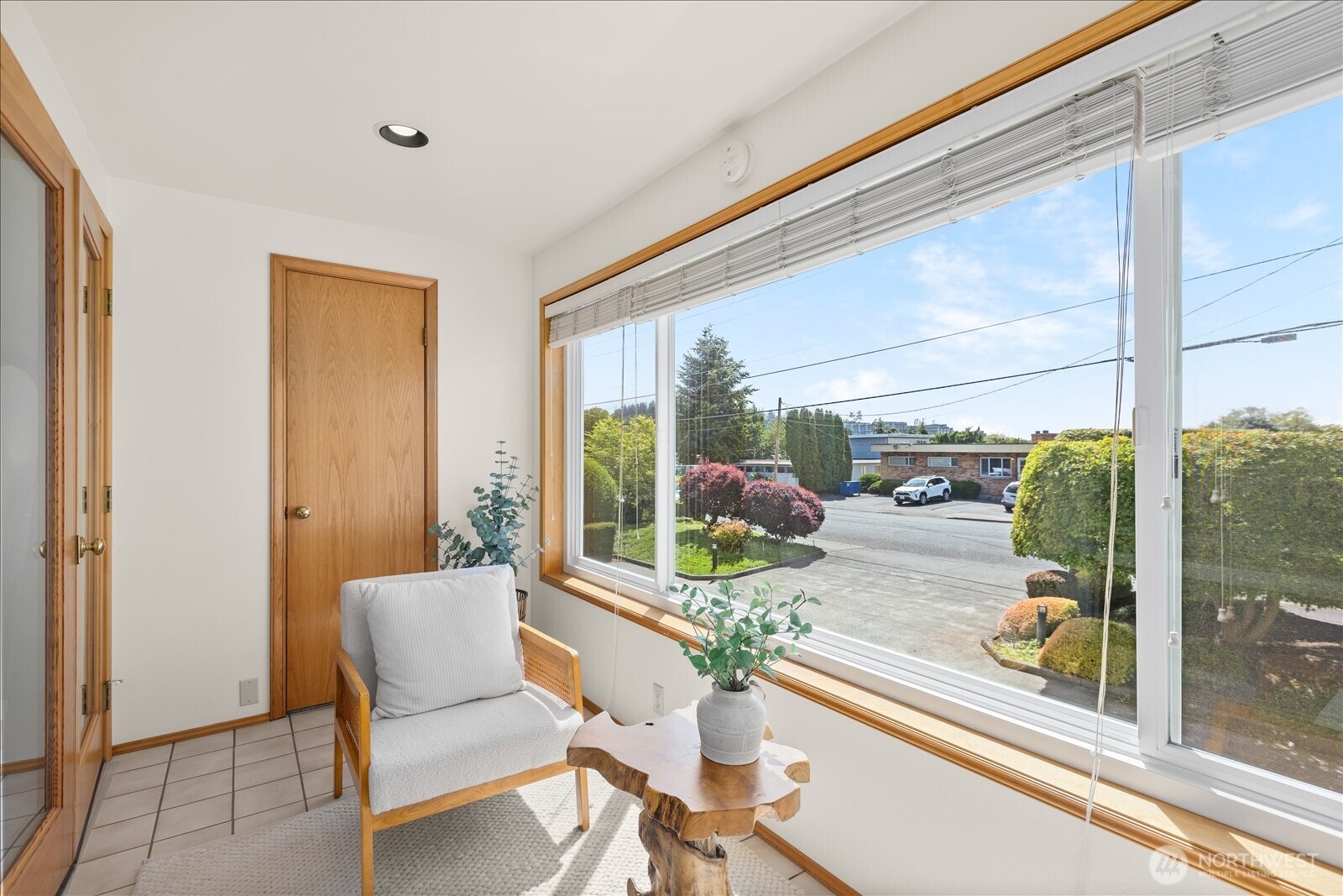 233 3rd Avenue South, Unit 203 Edmonds, WA 98020 - Photo 11 of 29