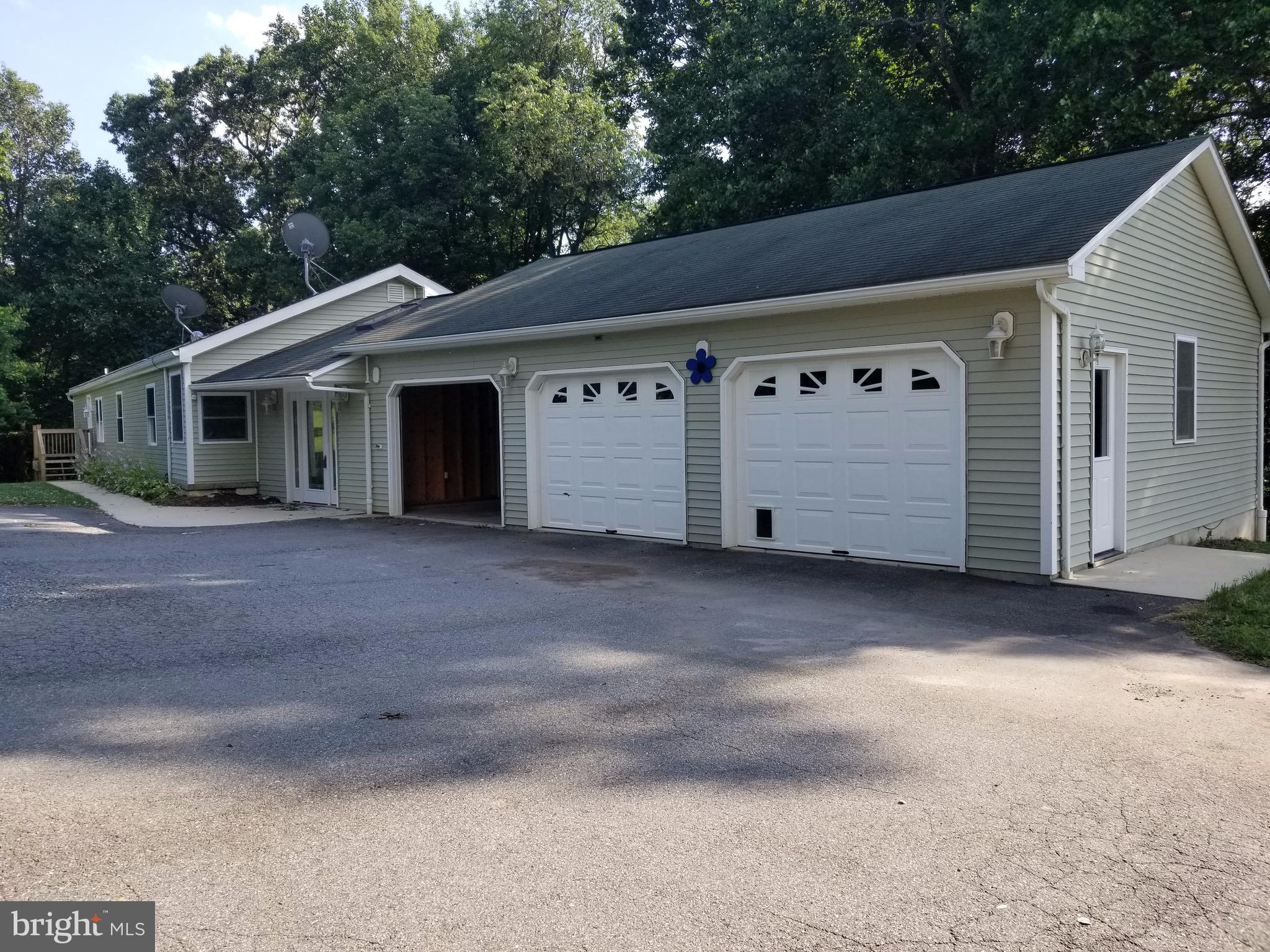 706 Georgetown Road Ronks, PA 17572 - Photo 1 of 10 Front View