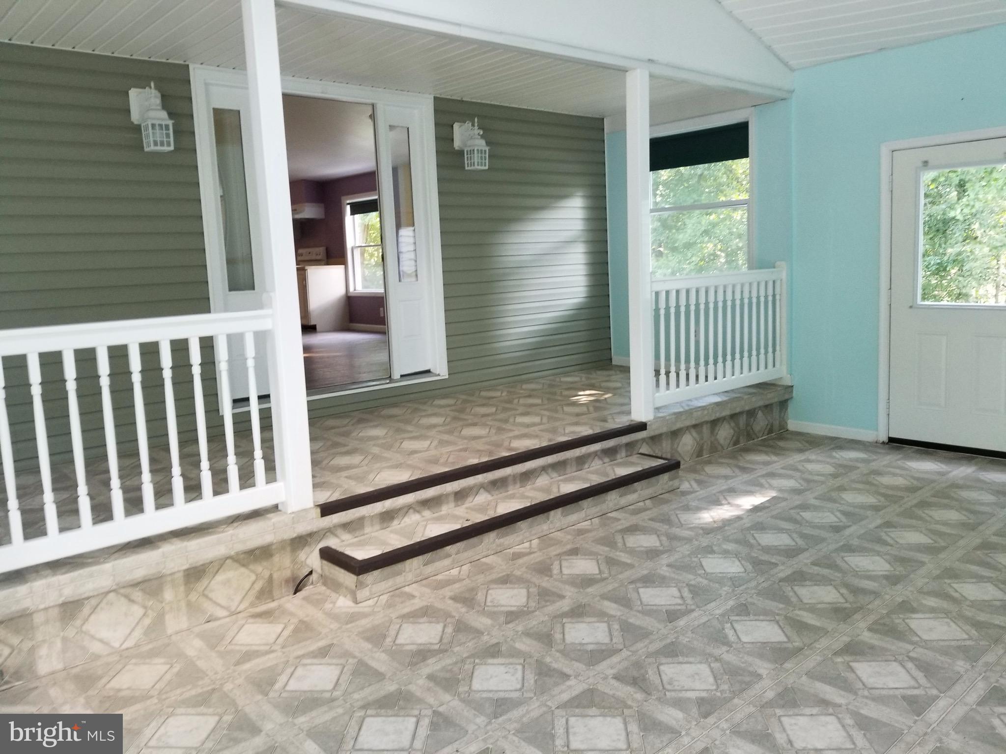 706 Georgetown Road Ronks, PA 17572 - Photo 3 of 10 Breezeway