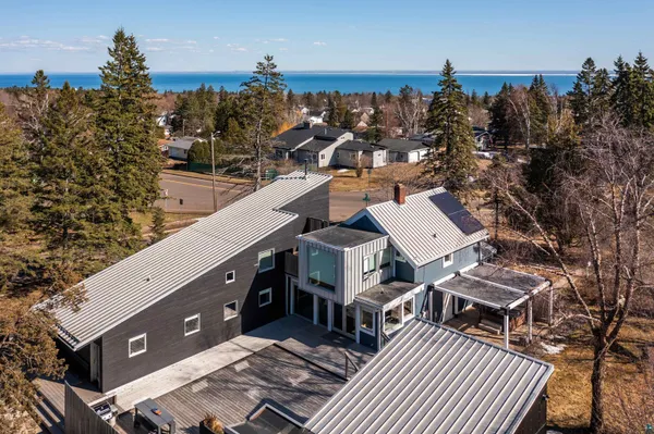 $879,900 | 5027 Oakley Street, Duluth, MN 55804