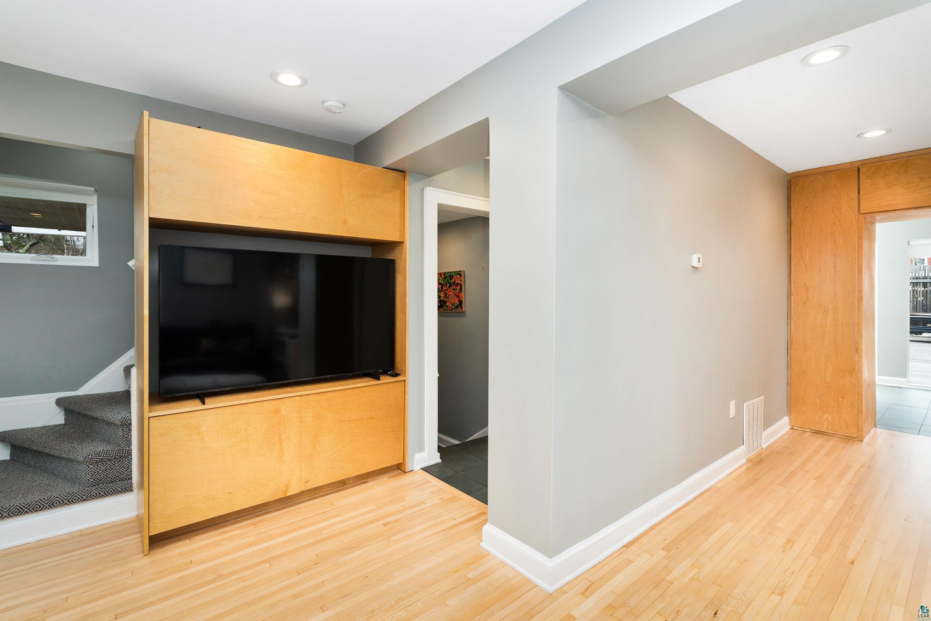 5027 Oakley Street Duluth, MN 55804 - Photo 23 of 90
