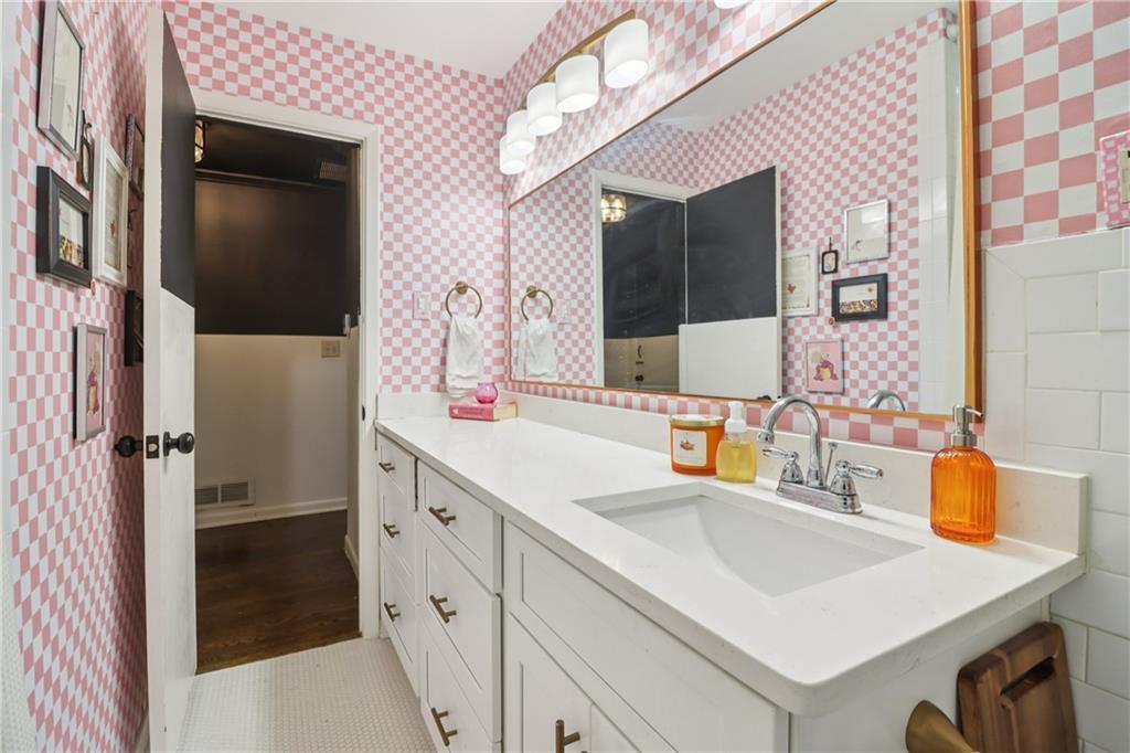 1722 Timothy Drive Southwest Atlanta, GA 30311 - Photo 28 of 48