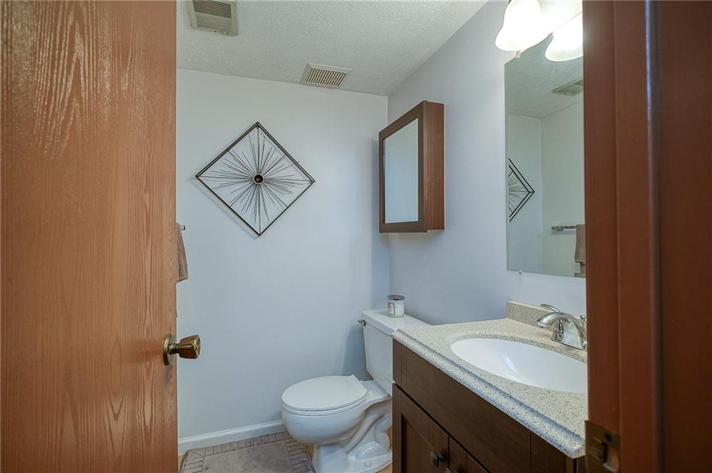 1104 Old Farm Road Lawrence, PA 15055 - Photo 18 of 29 Gallery Image 18