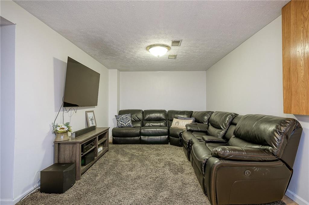 1104 Old Farm Road Lawrence, PA 15055 - Photo 19 of 29 Gallery Image 19