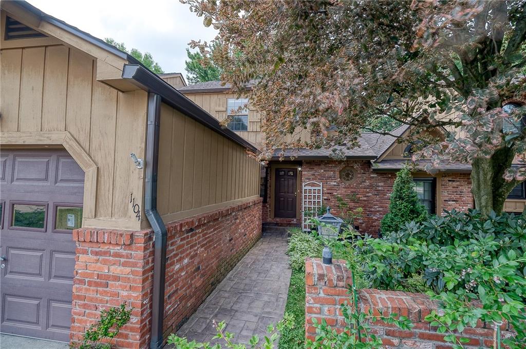 1104 Old Farm Road Lawrence, PA 15055 - Photo 2 of 29 Gallery Image 2