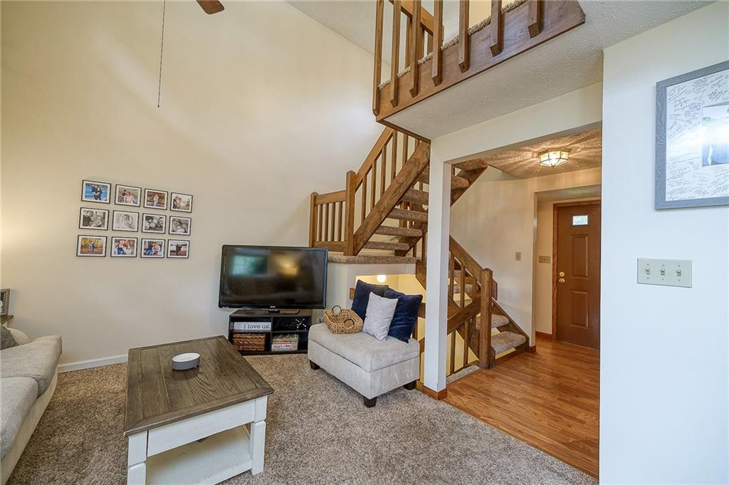 1104 Old Farm Road Lawrence, PA 15055 - Photo 3 of 29 Gallery Image 3