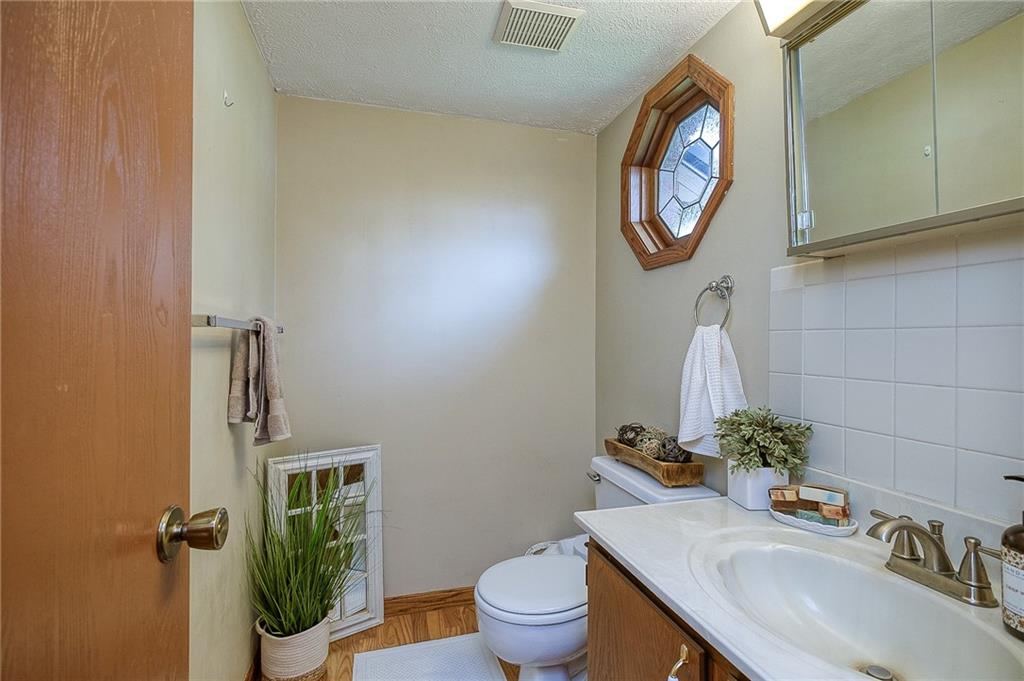 1104 Old Farm Road Lawrence, PA 15055 - Photo 9 of 29 Gallery Image 9