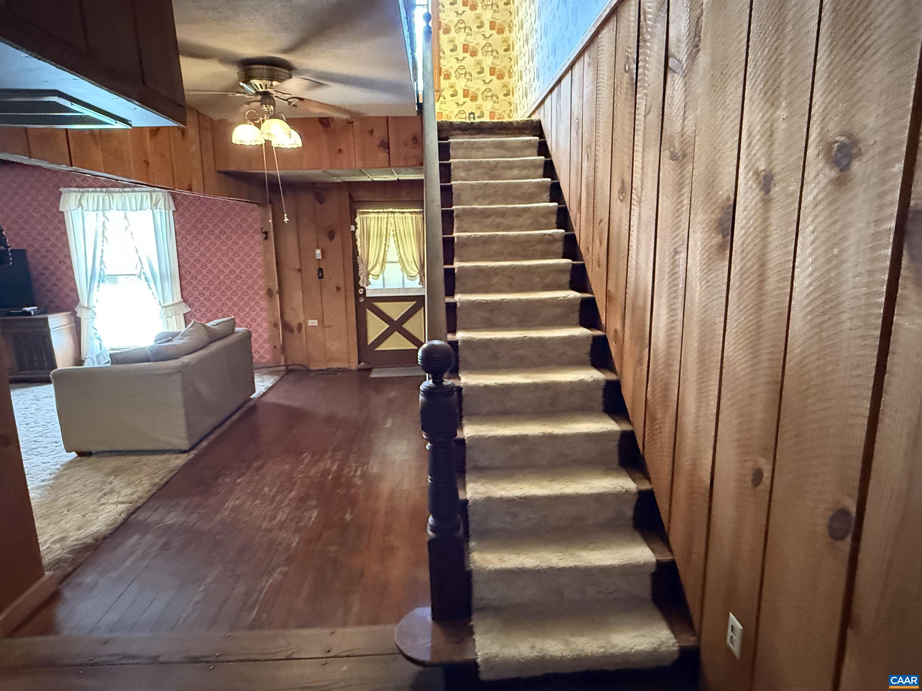 5609 New Line Road Gum Spring, VA 23065 - Photo 19 of 61 Let's go Upstairs