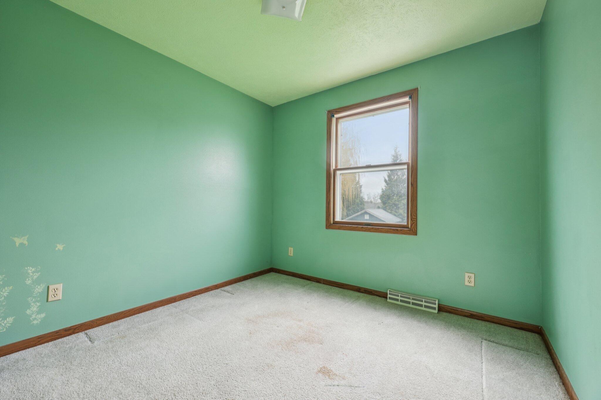 304 Aspen Court Delavan, WI 53115 - Photo 13 of 35 BR_upper