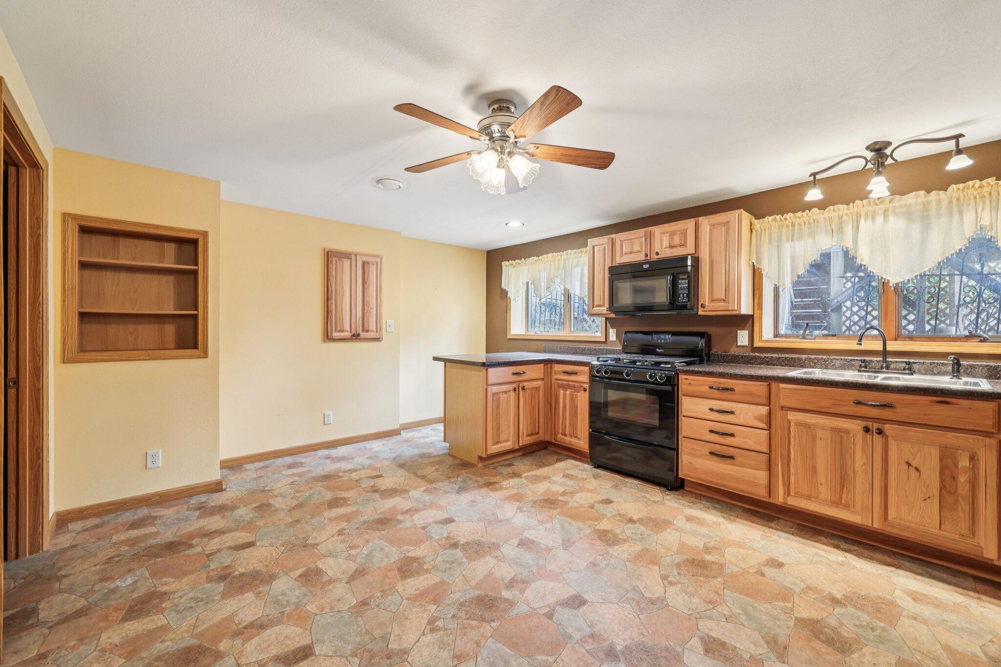 304 Aspen Court Delavan, WI 53115 - Photo 6 of 35 Lower Level Kitchen