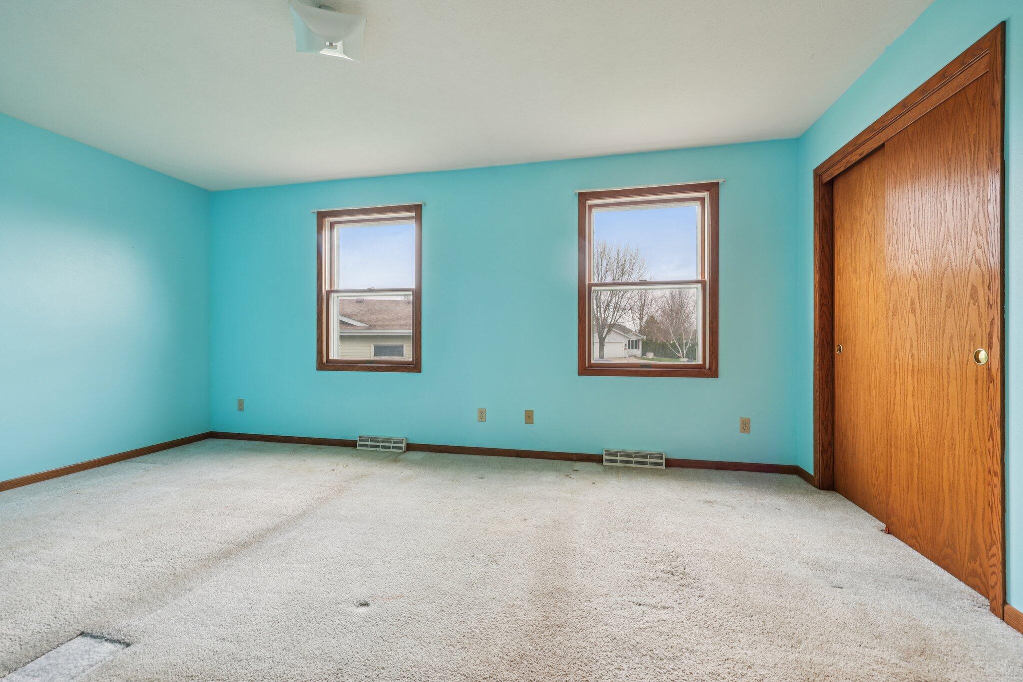 304 Aspen Court Delavan, WI 53115 - Photo 10 of 35 Primary BR