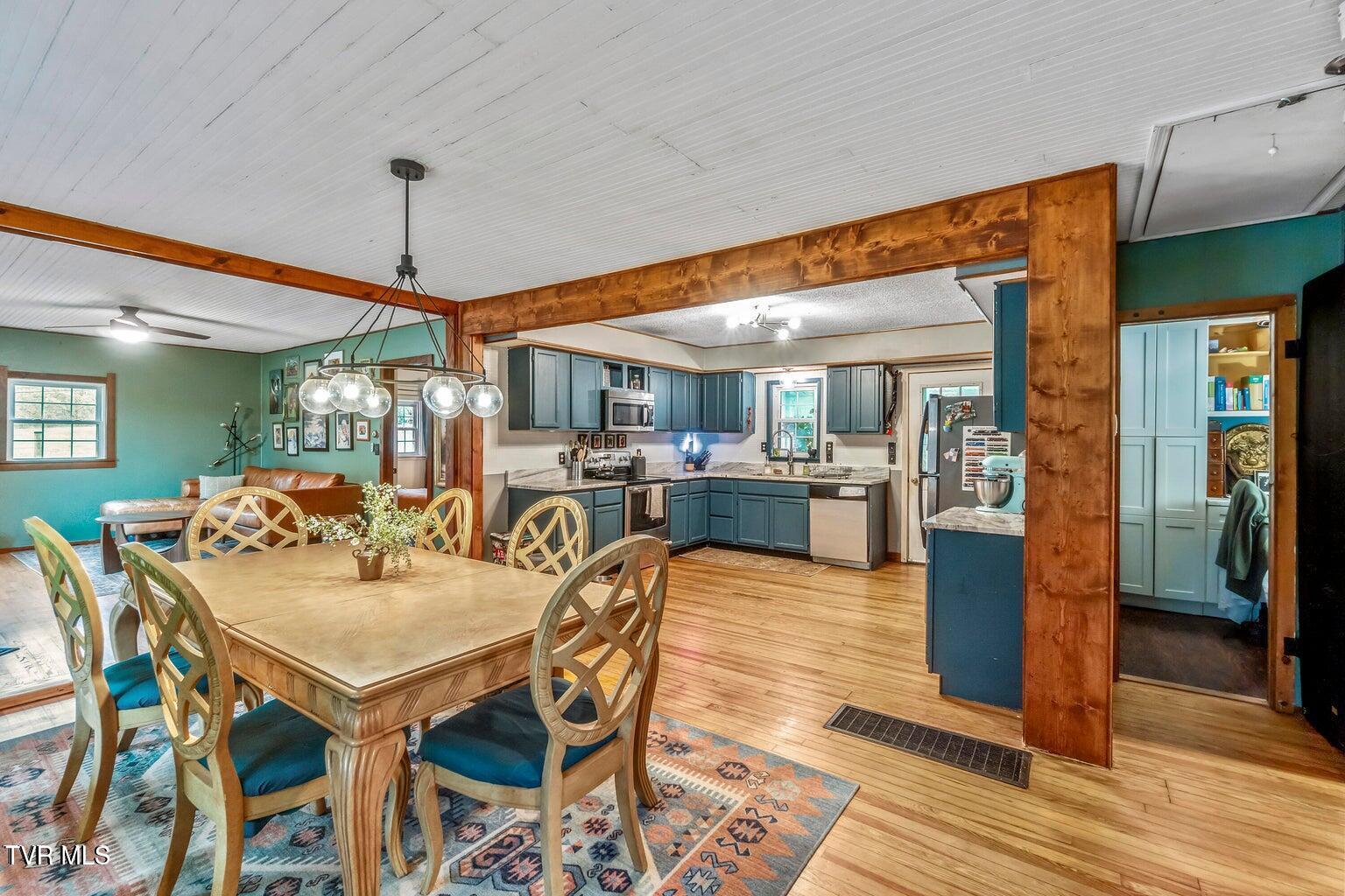 2340 Chuckey Highway Chuckey, TN 37641 - Photo 12 of 47 20241017154230042090000000-o