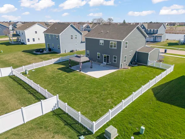$585,000 | 319 Atkinson Drive, Sugar Grove, IL 60554