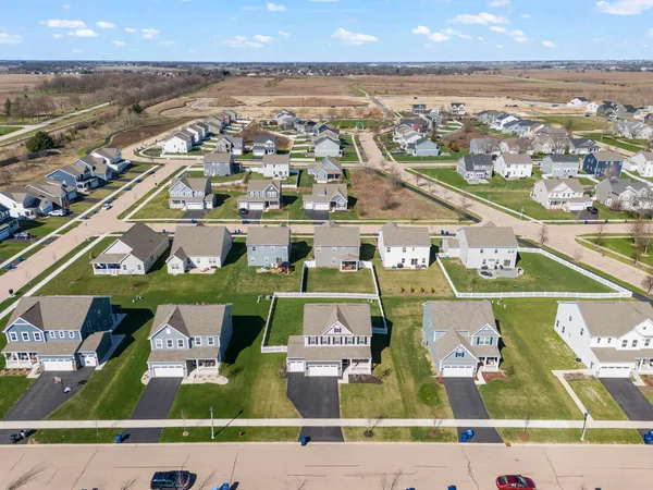 $585,000 | 319 Atkinson Drive, Sugar Grove, IL 60554