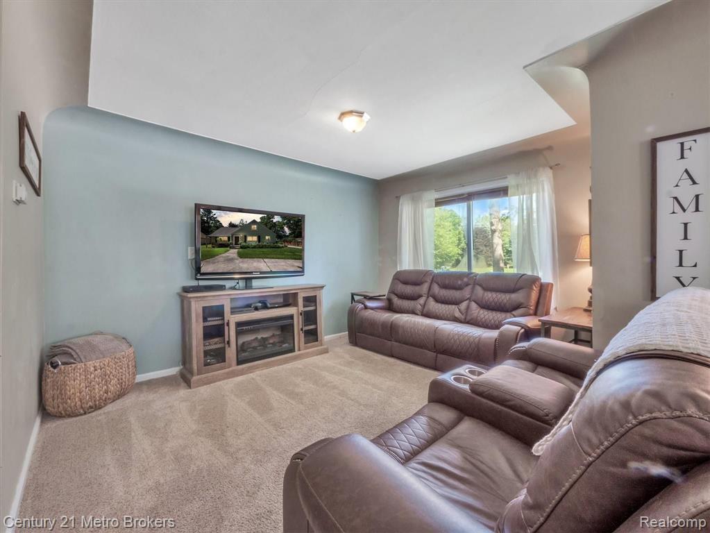 4421 Center Road Flint, MI 48506 - Photo 9 of 39 Gallery Image 9