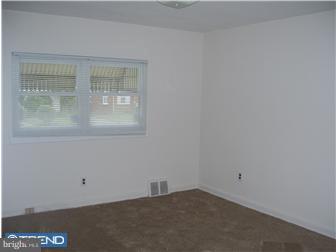 8106 Large Street Philadelphia, PA 19152 - Photo 4 of 11