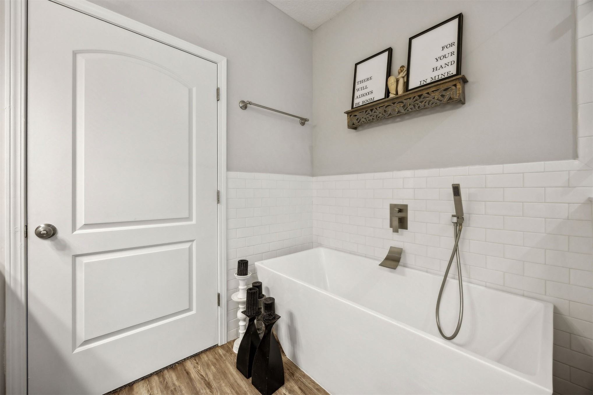 96718 Blackrock Road Yulee, FL 32097 - Photo 35 of 54 a bathroom with a bathtub