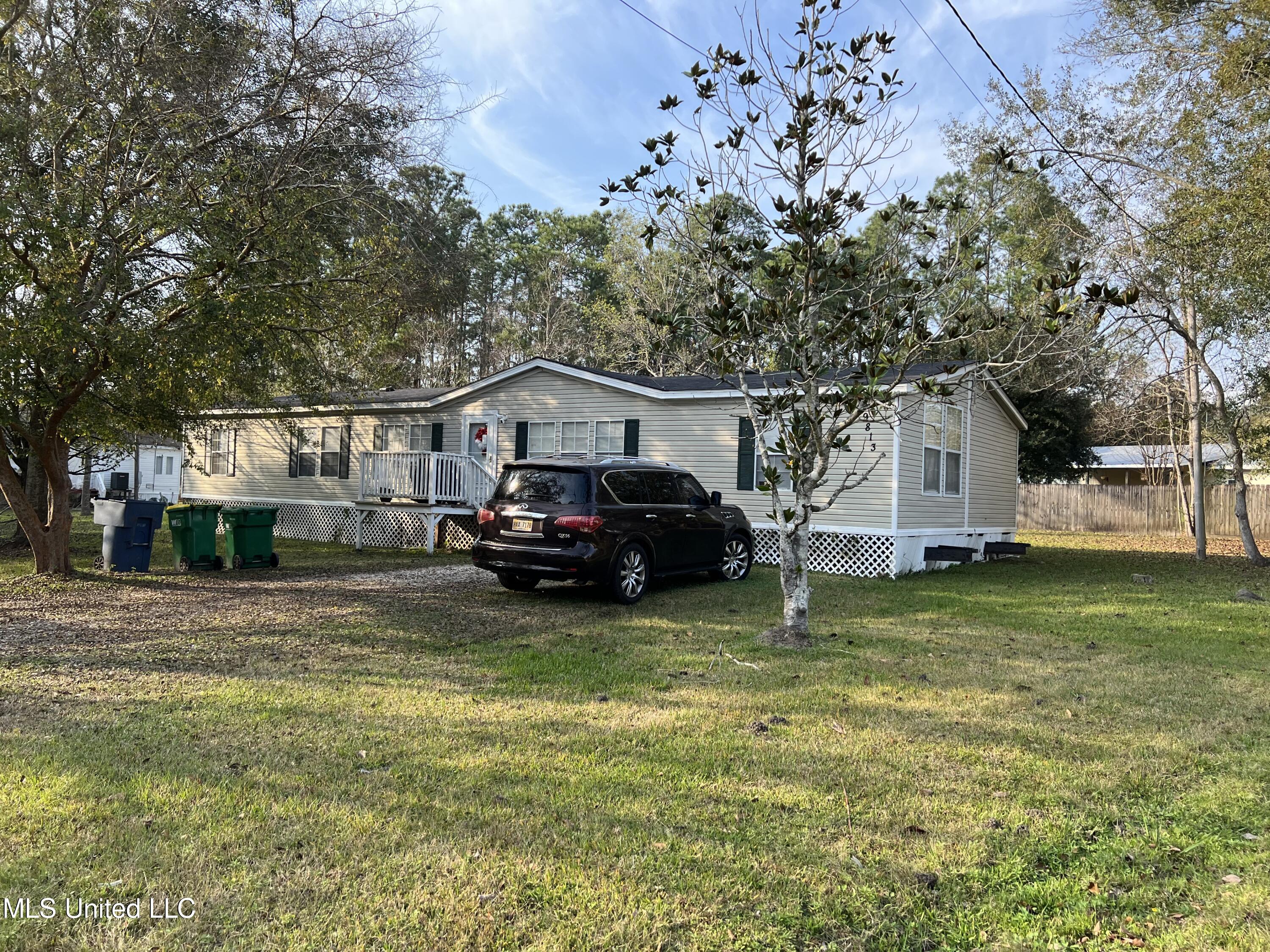 9813 Seaman Road Ocean Springs, MS 39565 - Photo 2 of 15 56411453-6A2F-44F7-BBCB-1934043D5773