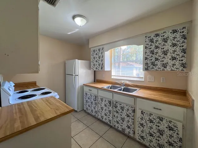 $1,000 | 2114 Northwest 55th Boulevard, Unit 15, Gainesville, FL 32653