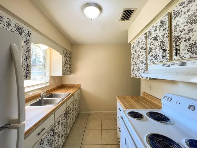 $1,000 | 2114 Northwest 55th Boulevard, Unit 15, Gainesville, FL 32653