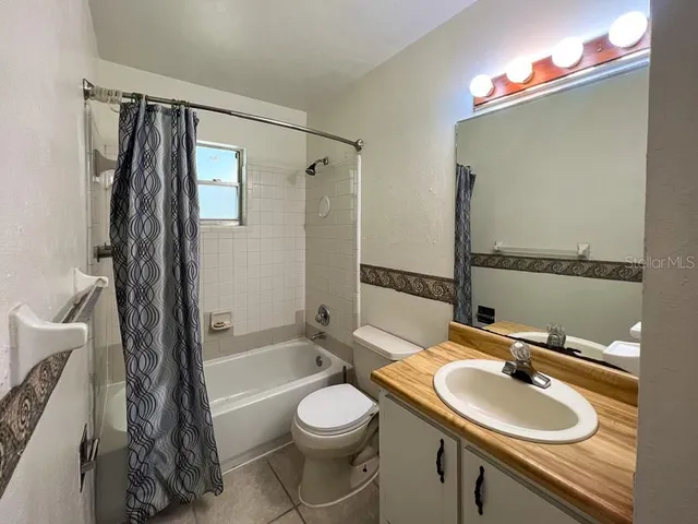 $1,000 | 2114 Northwest 55th Boulevard, Unit 15, Gainesville, FL 32653