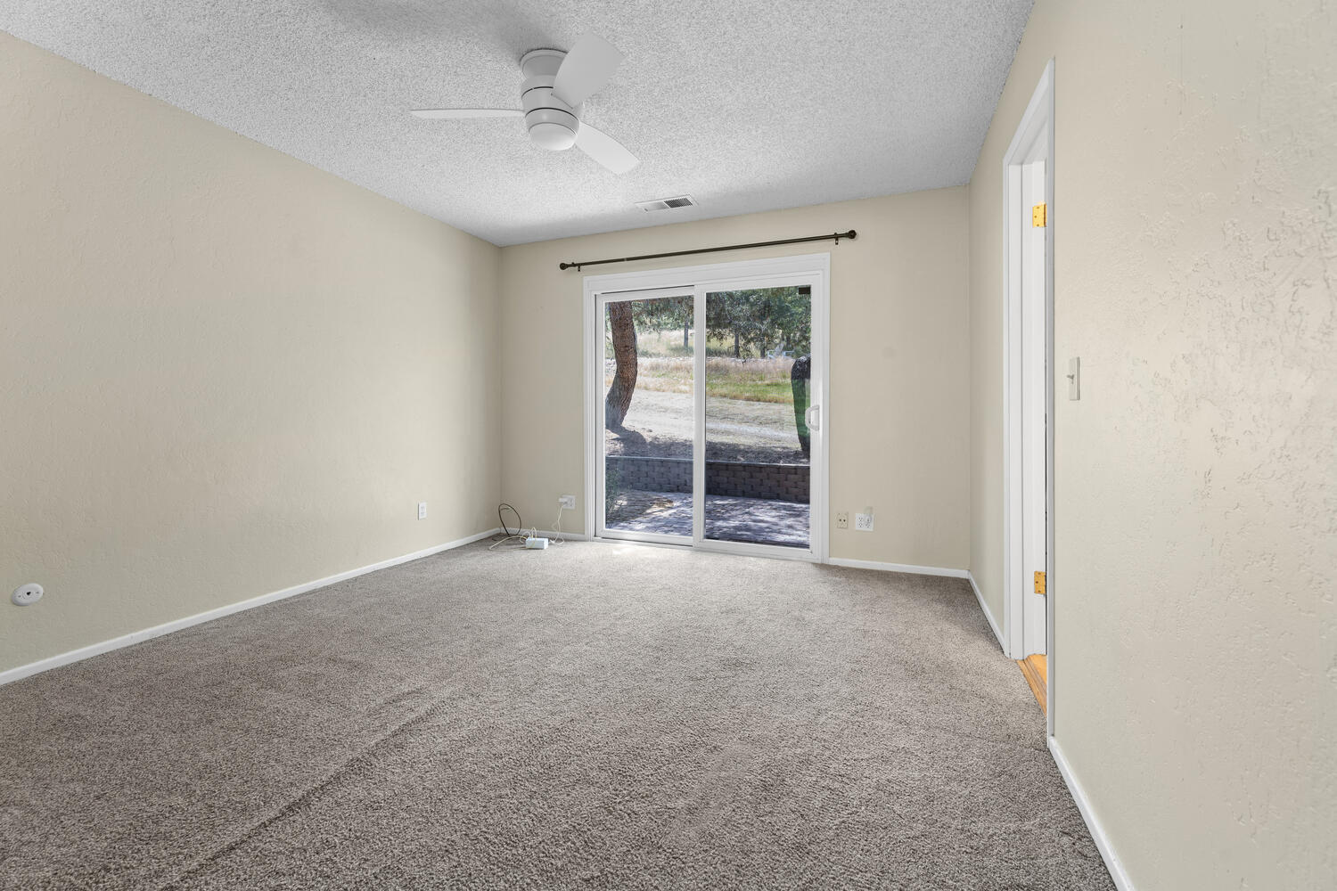 40707 Crystal Drive Three Rivers, CA 93271 - Photo 13 of 26 Master Br.