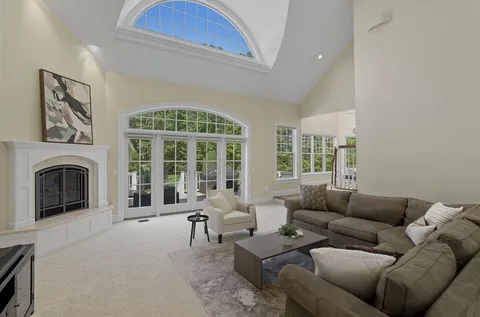 $2,695,000 | 6 Little Hollow Lane, Groton, MA 01450