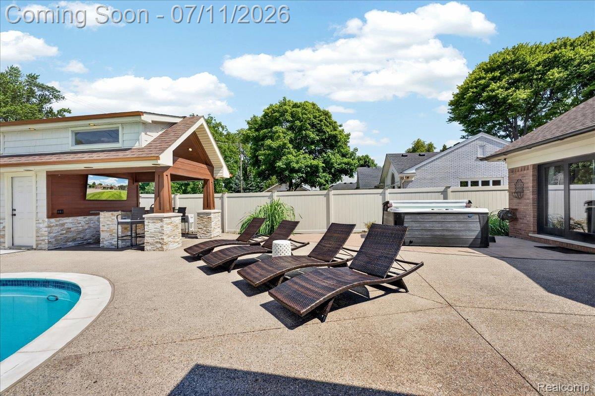 23750 East River Road Grosse Ile, MI 48138 - Photo 35 of 54 36-Metro Shores Media_036.jpg