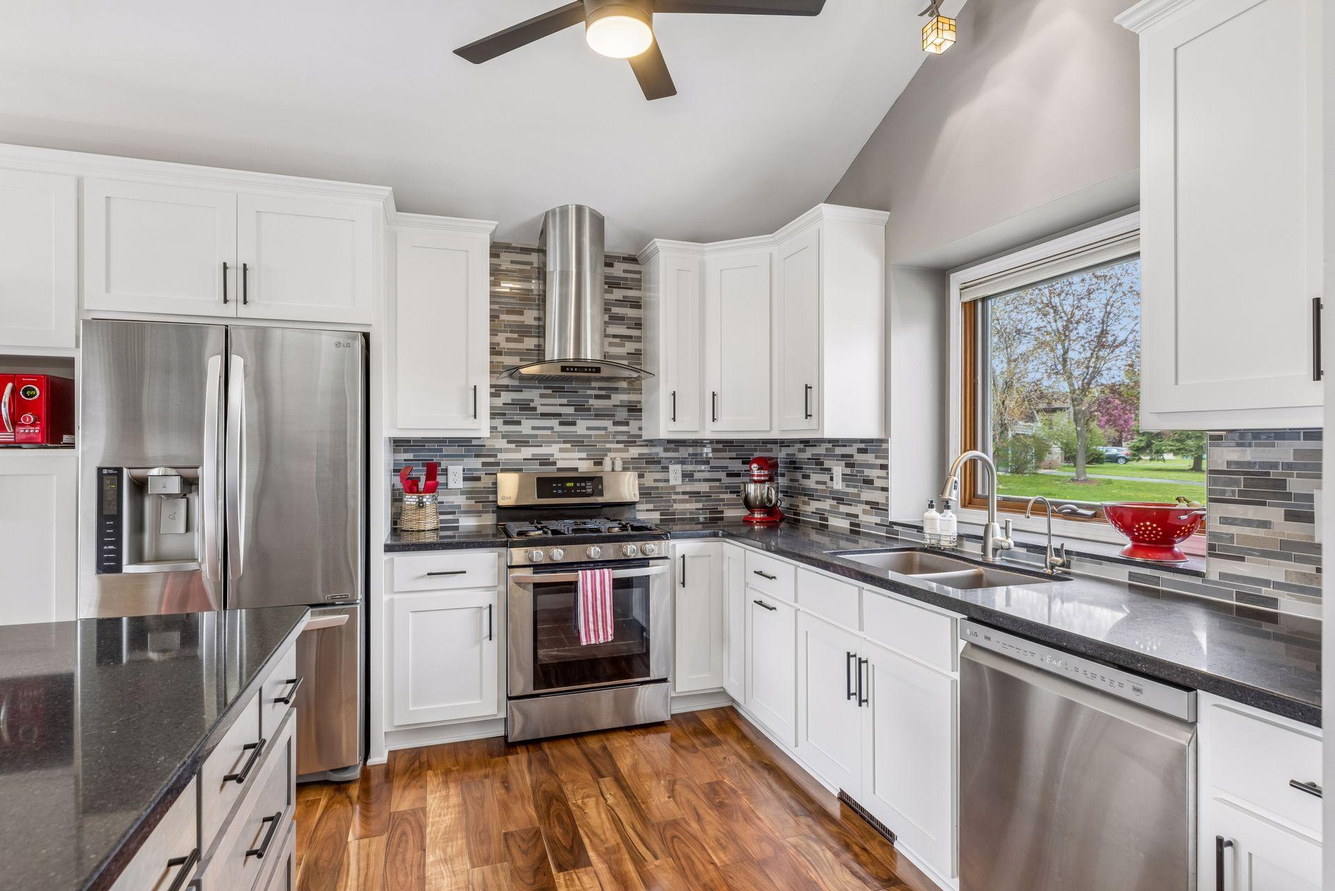 5679 Erik Lane Shoreview, MN 55126 - Photo 6 of 33