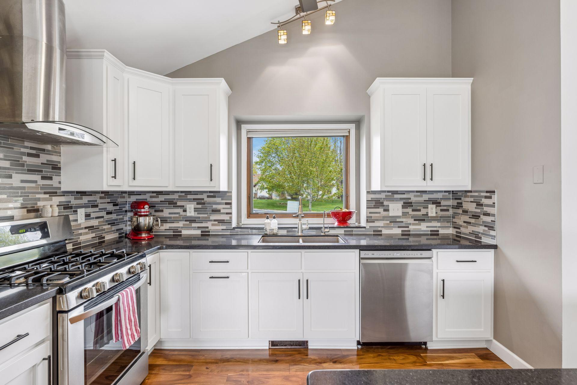 5679 Erik Lane Shoreview, MN 55126 - Photo 8 of 33