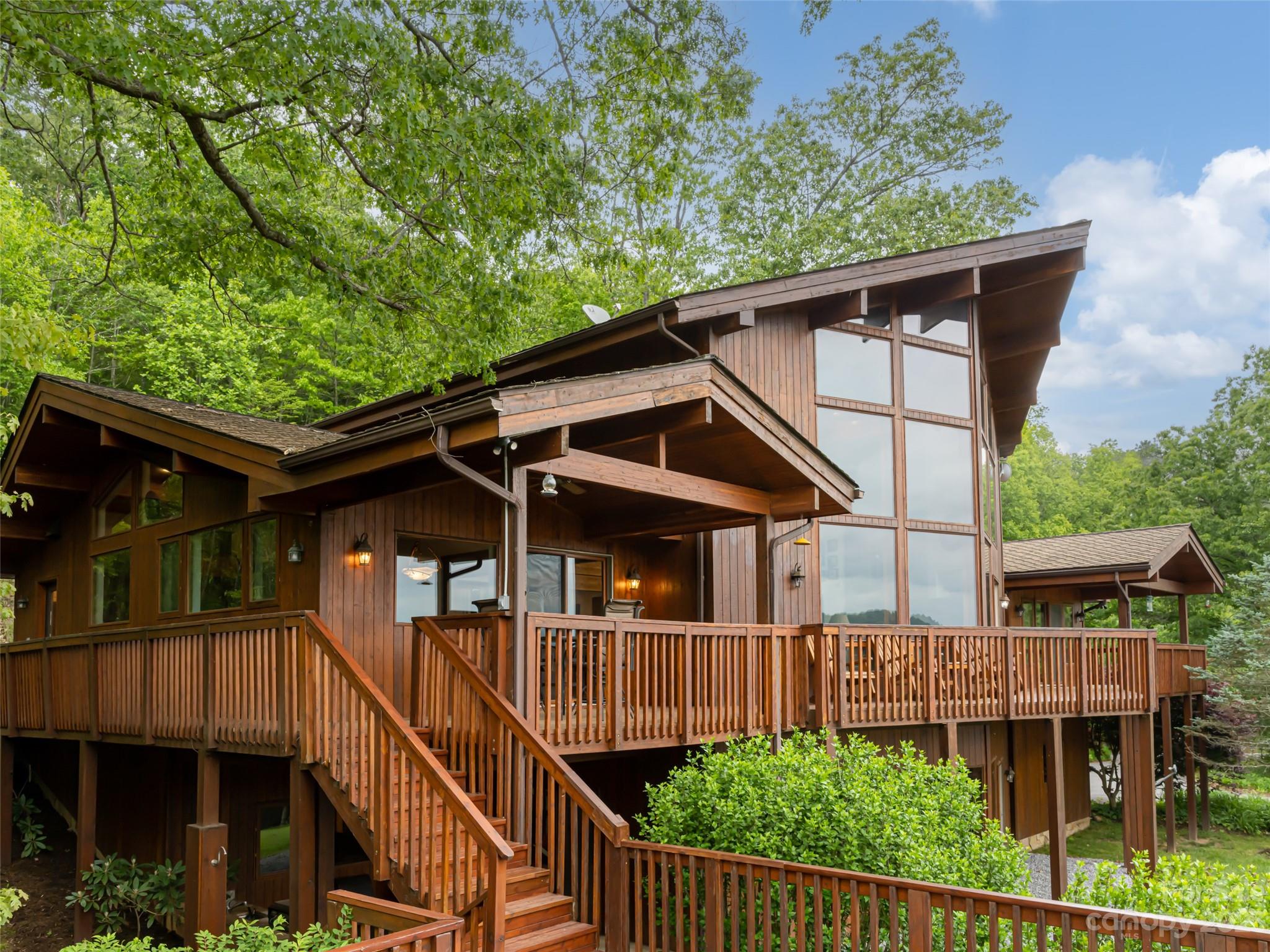 323 Lucky Lane Clyde, NC 28721 - Photo 4 of 48