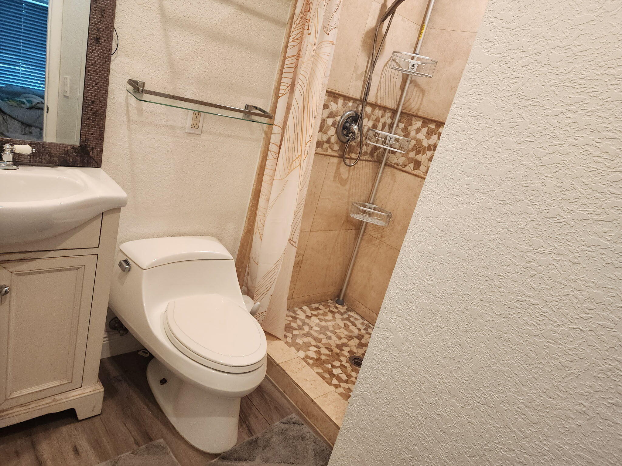 2016 Kenwood Road West Palm Beach, FL 33409 - Photo 4 of 11 20260627_173441