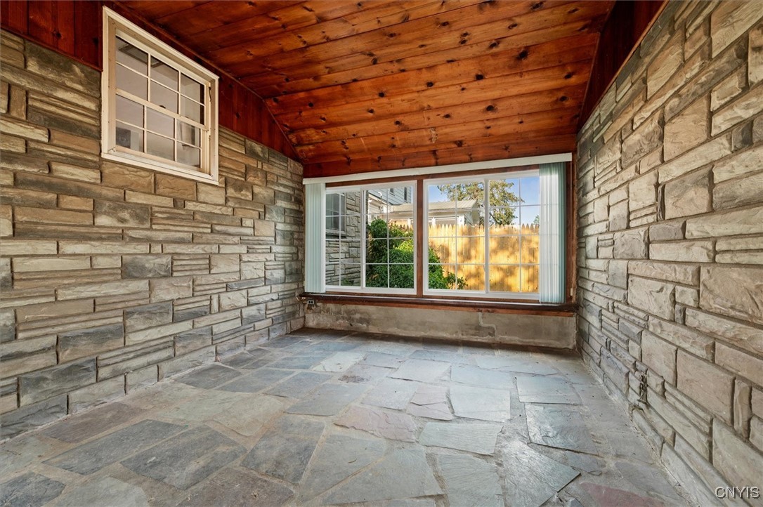 900 Valentine Avenue Rome, NY 13440 - Photo 4 of 34