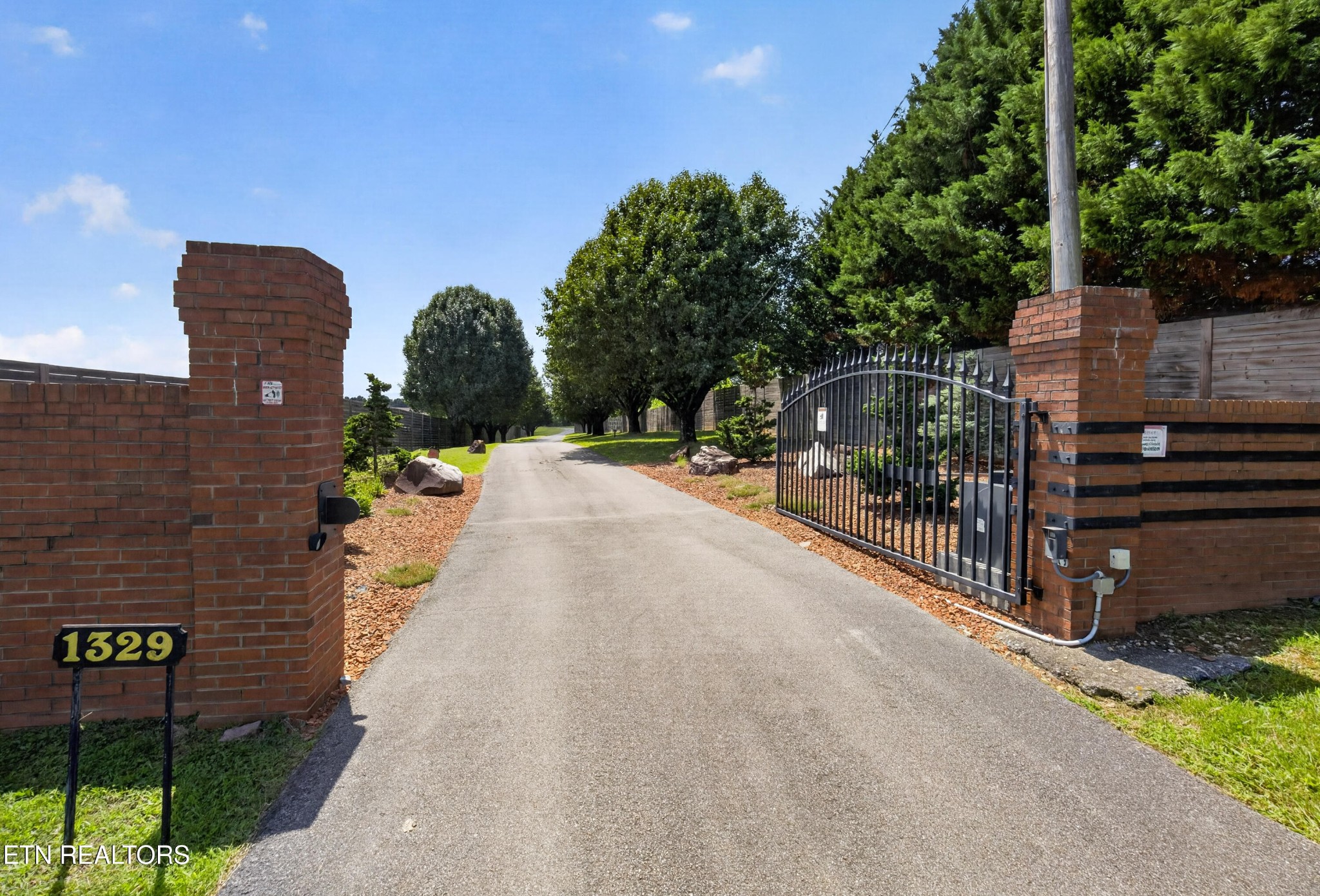 1329 West Hunt Road Maryville, TN 37801 - Photo 3 of 57 Gallery Image 3