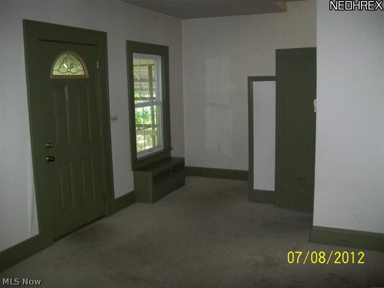 946 West Schaaf Road Cleveland, OH 44109 - Photo 4 of 8 Gallery Image 4