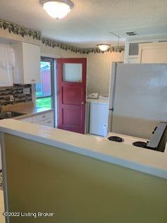 raven_kitchen2