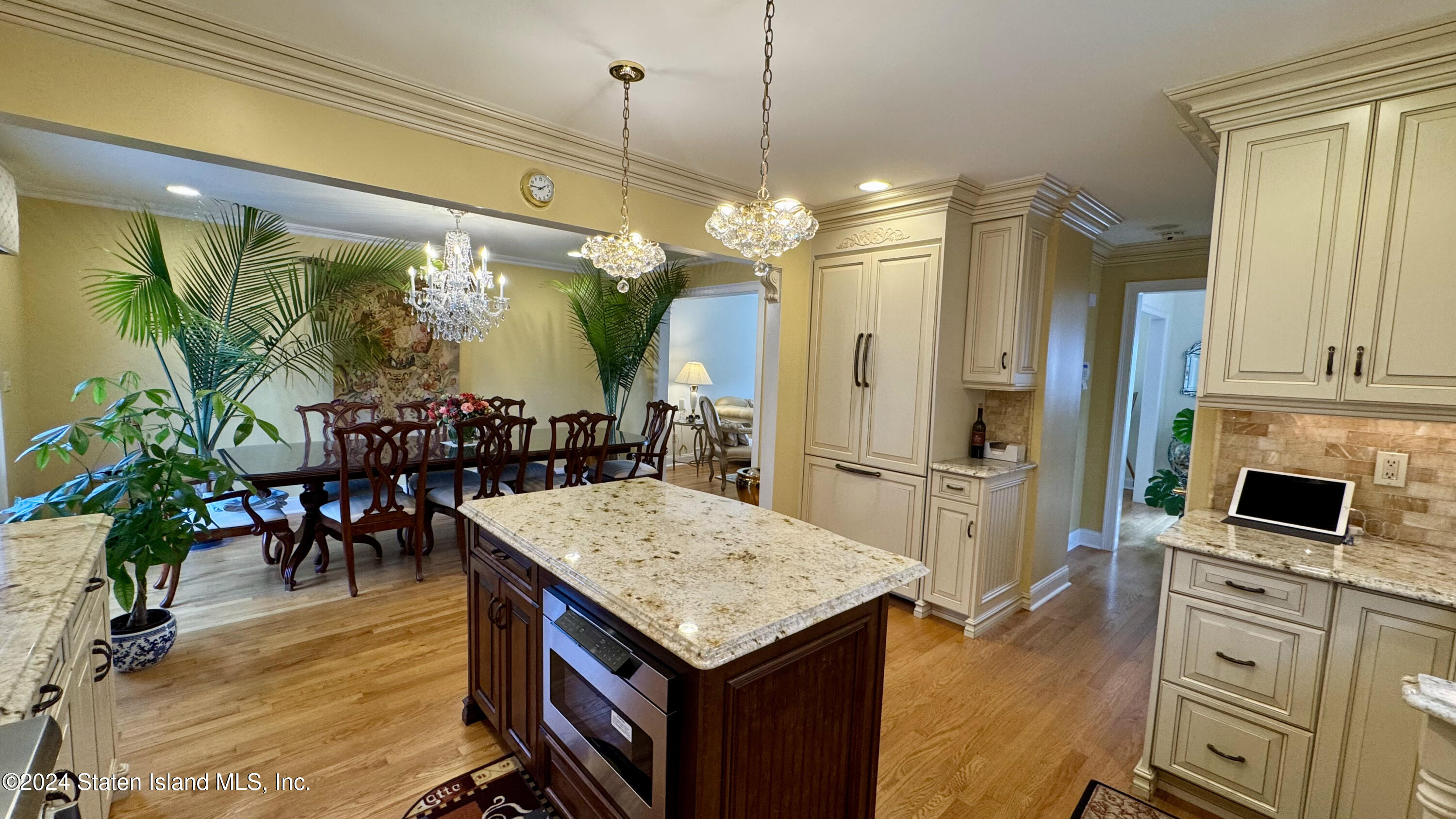 35 Ely Avenue Staten Island, NY 10312 - Photo 14 of 37 Open concept custom kitchen